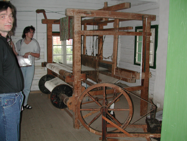 Weaving loom in Hlinsko museum, Jaroslav Fiala.jpg 389.3K